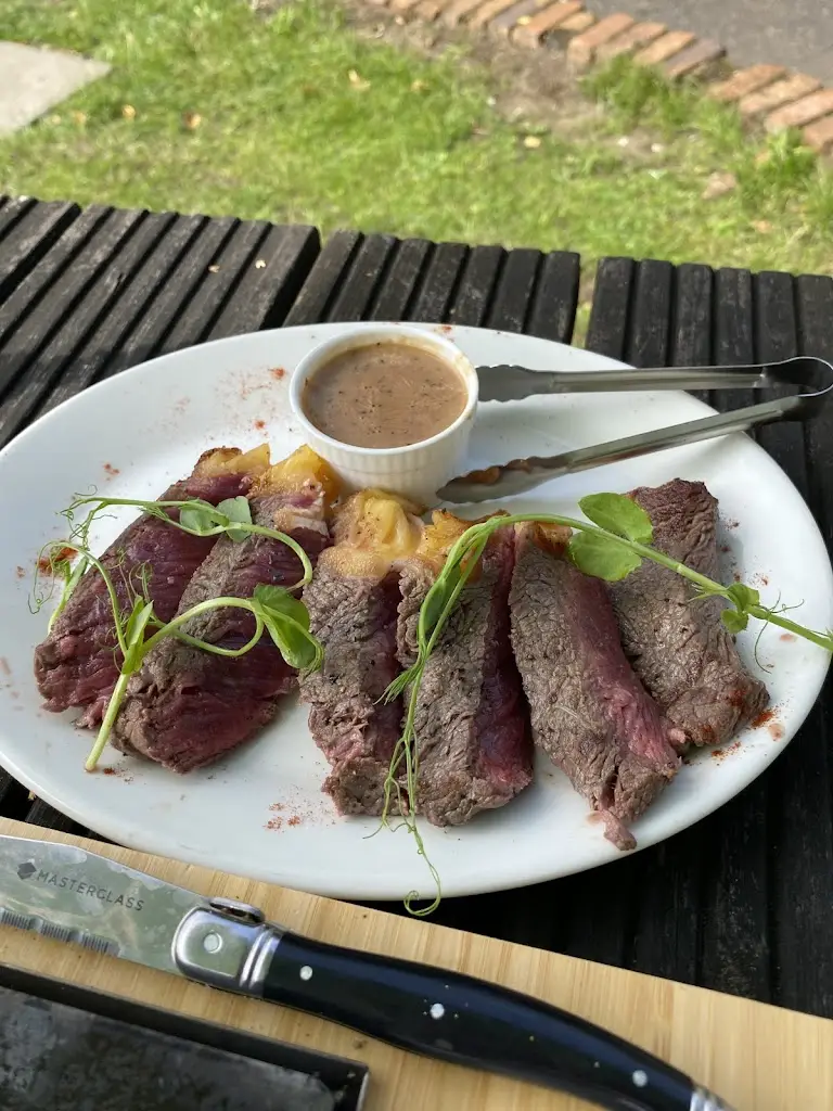 Maureen Murray_La Mensa_Rothbury_review