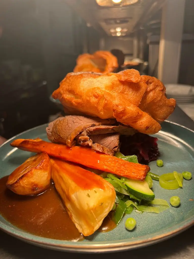 Menu_Salute At The White Swan_Rothwell_image_5