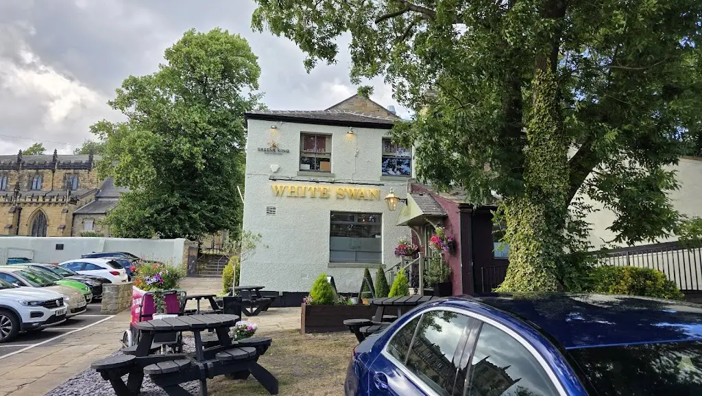 paul wood_Salute At The White Swan_Rothwell_review