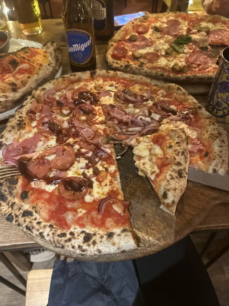 WOOD | FIRE | DINE Pizzeria_Rothwell_slider_image_3