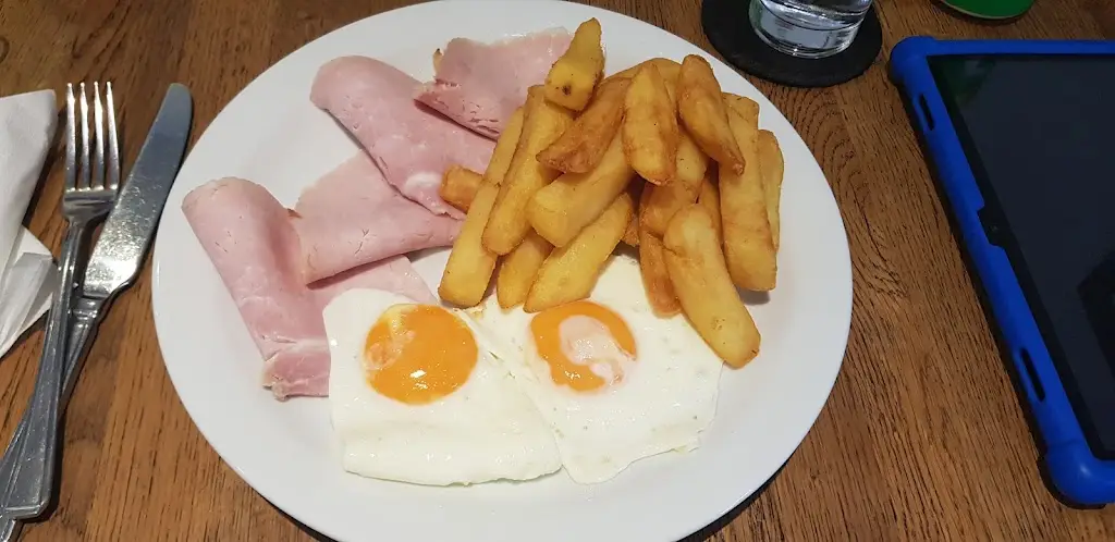 Menu_The Lakes at Stambridge_Rochford_image_9