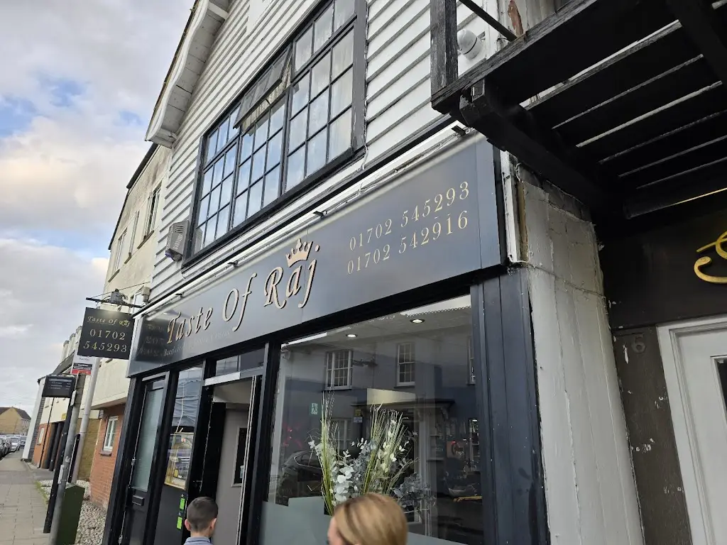 M C (The Old School Caretaker)_Taste of Raj_Rochford_recensione