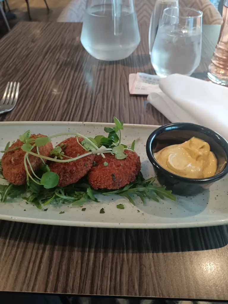 Steven Bealch_1935 Rooftop Restaurant & Bar_Rochford_review
