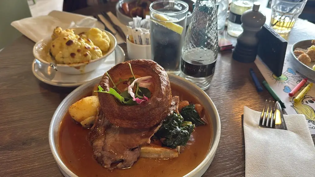 Aly Achmeda_Scott's Kitchen_Rochford_review