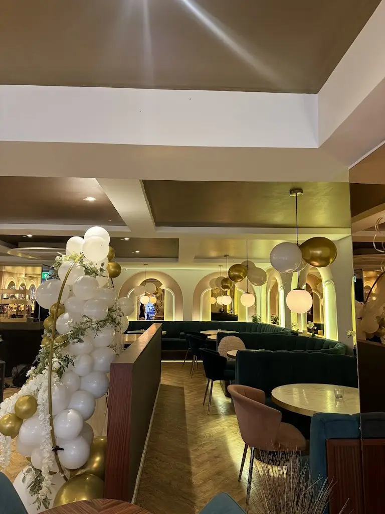 Emma Louise Williams_The Exchange_Romsey_review