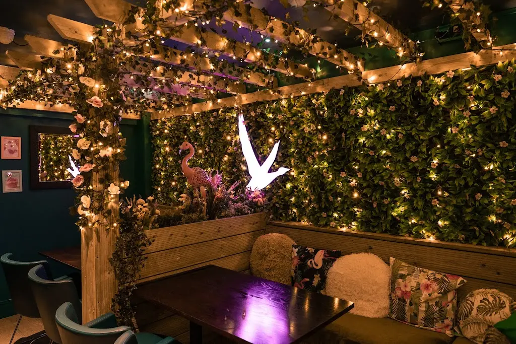 Bella Vita & Funky Flamingo Romsey_Romsey_slider_image_1