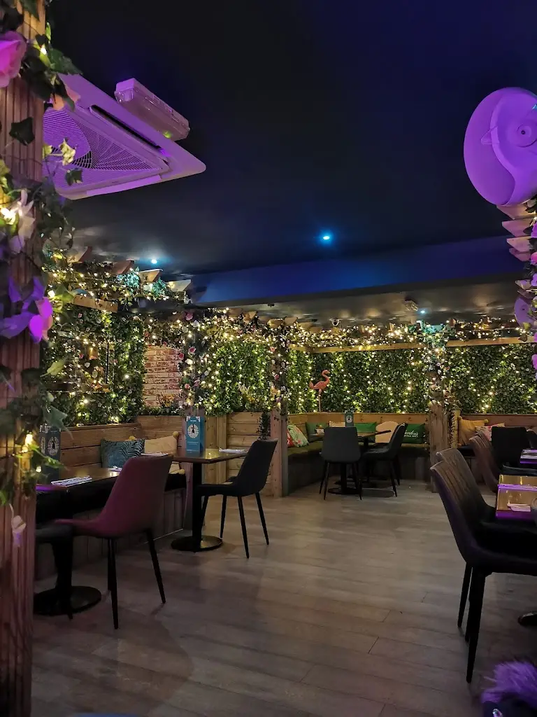 Bella Vita & Funky Flamingo Romsey_Romsey_slider_image_3