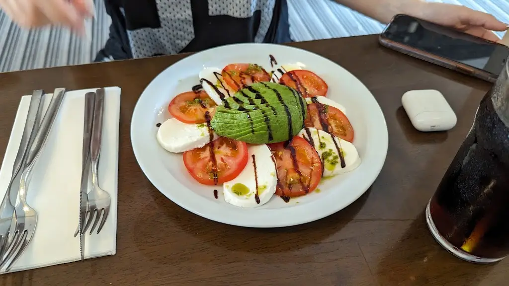 Christine Rose_Bella Vita_Romsey_review