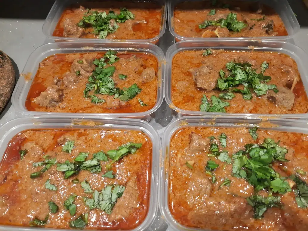 Shola and spice restaurant in Basford