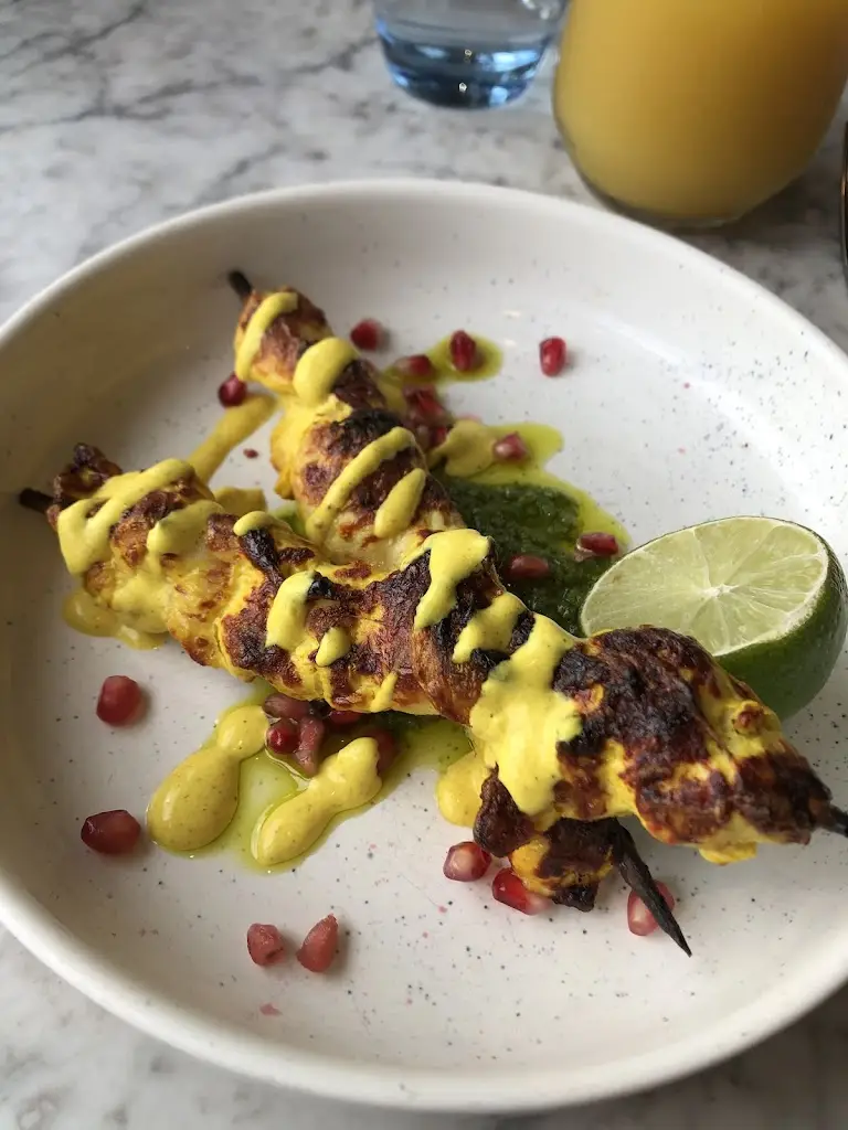 Vero Nica_White Horses_Rottingdean_review