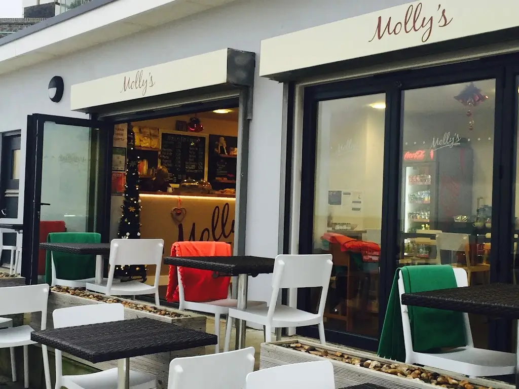 Molly's At The Beach_Rottingdean_slider_image_1