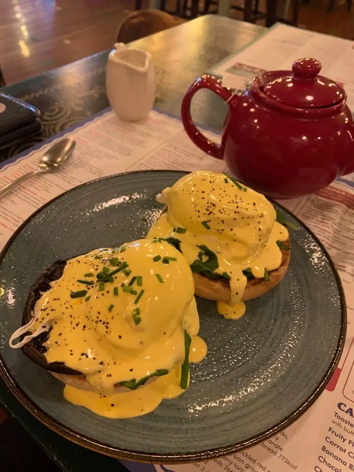 Crispin Farbrother_Arboro Lounge_Ringwood_review