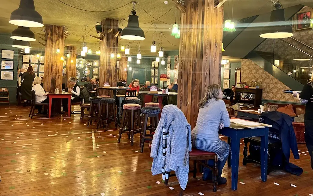 Arboro Lounge_Ringwood_slider_image_3