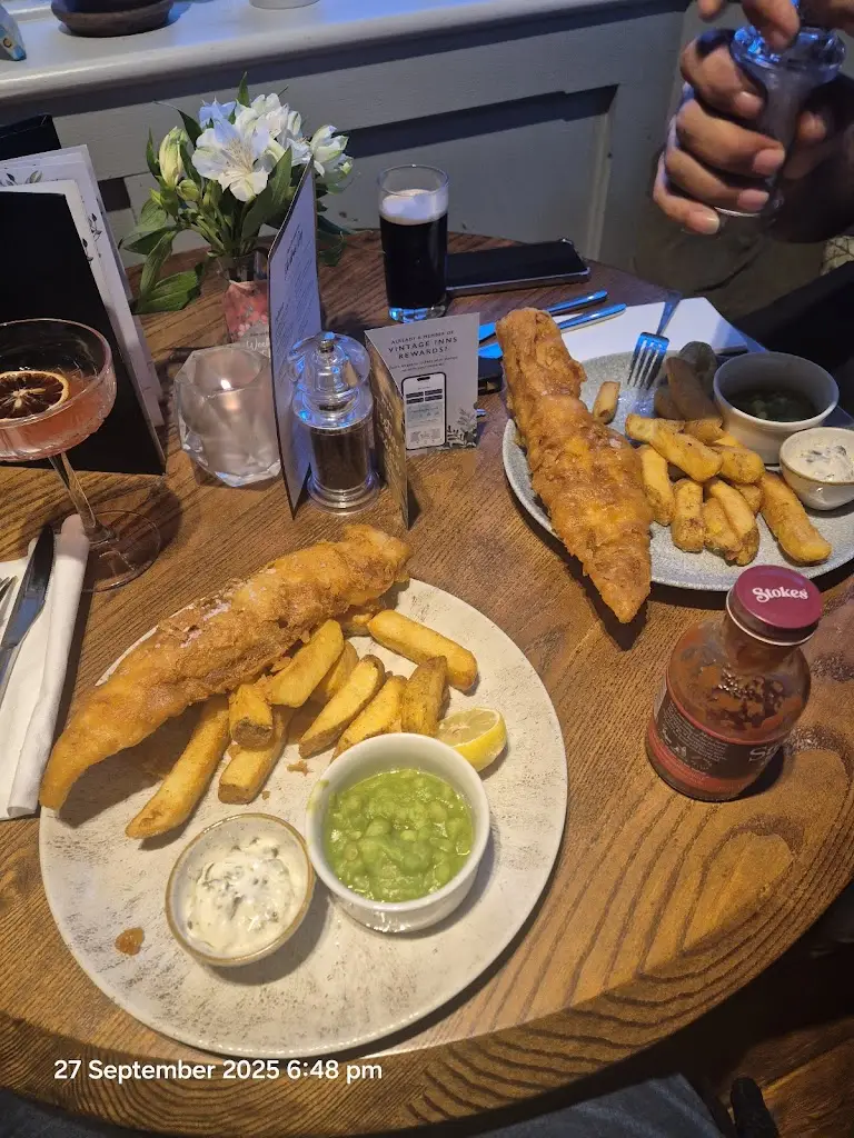 ayla un_The Fish And Eels_Roydon_review