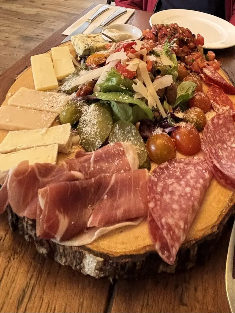 Avellino Italian Restaurant_Ross on Wye_slider_image_2