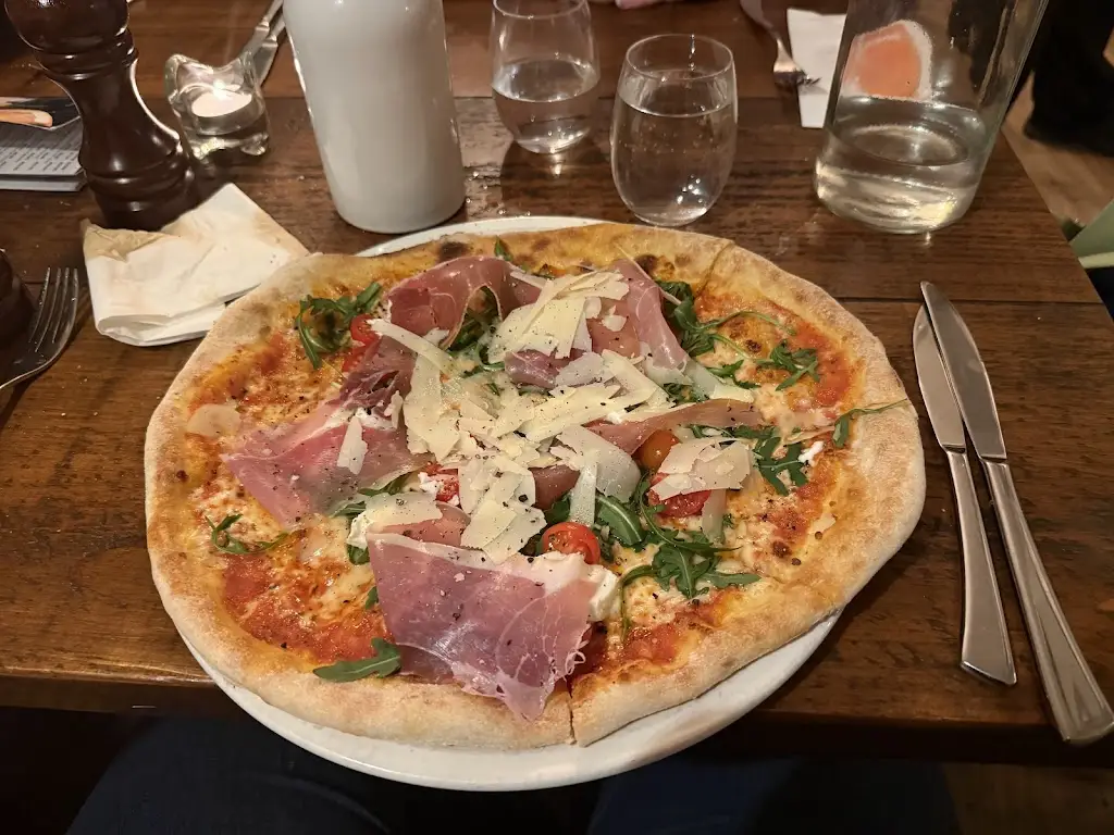 Avellino Italian Restaurant_Ross on Wye_slider_image_3