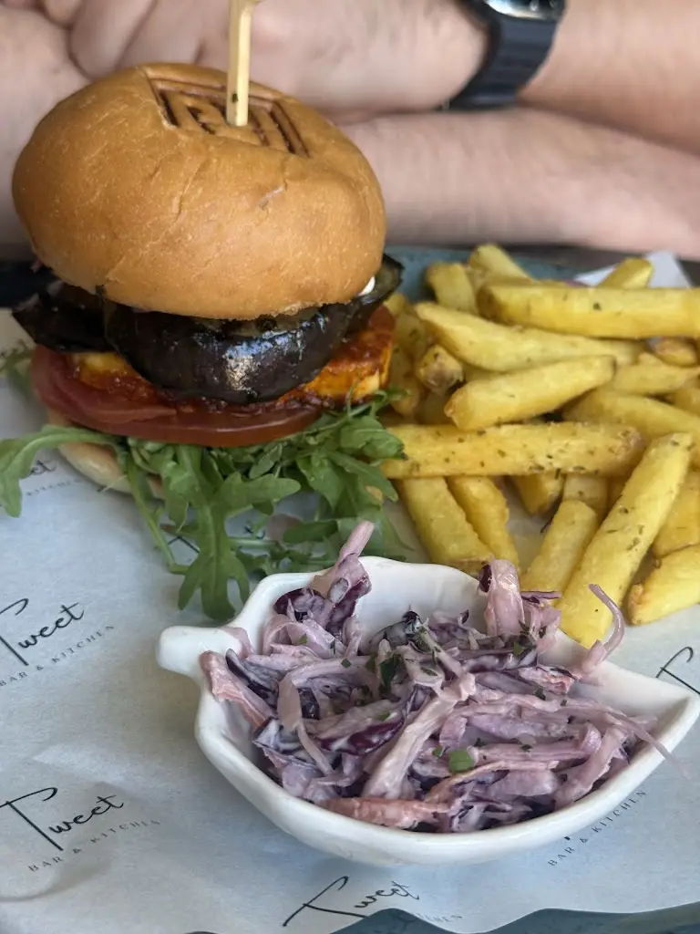 Sunny Bennett_Tweet bar&Kitchen_Ross on Wye_review