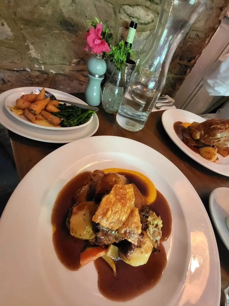 Ellie Lewis_The Loughpool Inn_Ross on Wye_recensione
