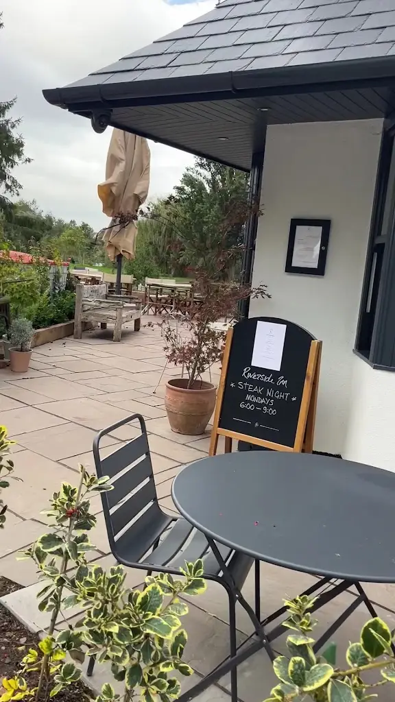 Travelling Doc_Riverside Inn_Ross on Wye_review