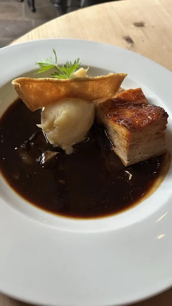 Dan A_The Moody Cow_Ross on Wye_review