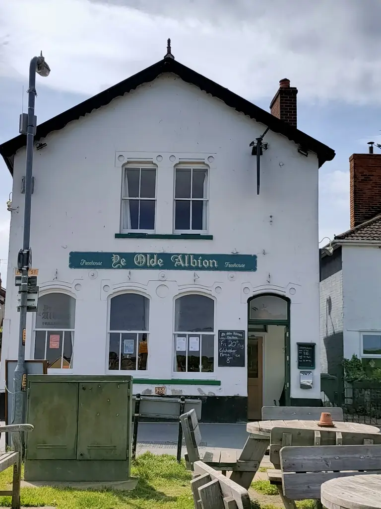 Ye Olde Albion_Rowhedge_slider_image_3