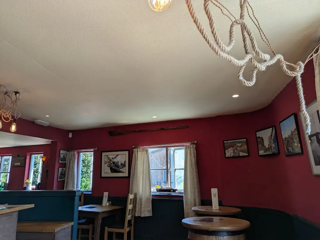 Joey Googs_The Black Buoy_Rowhedge_review