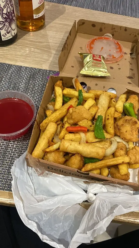 hollie_Dragon Inn_Basford_review