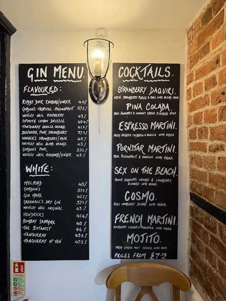 Menu_Wooden Fender_Rowhedge_image_2