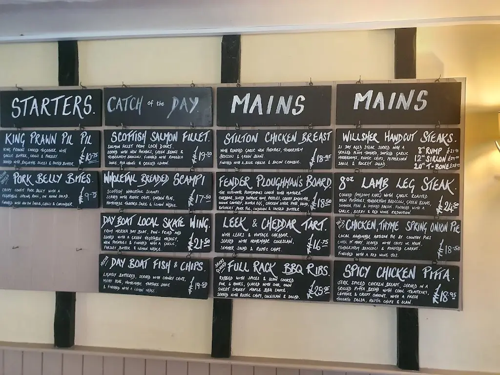 Menu_Wooden Fender_Rowhedge_image_4