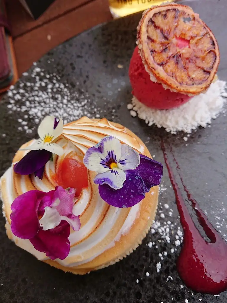 Menu_Wooden Fender_Rowhedge_image_5