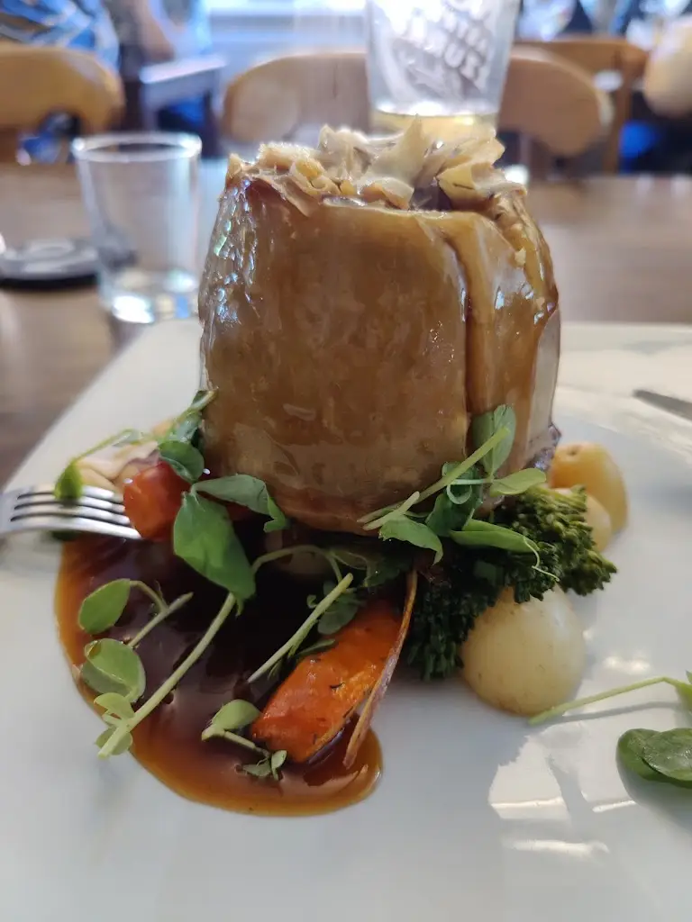 Menu_Wooden Fender_Rowhedge_image_6