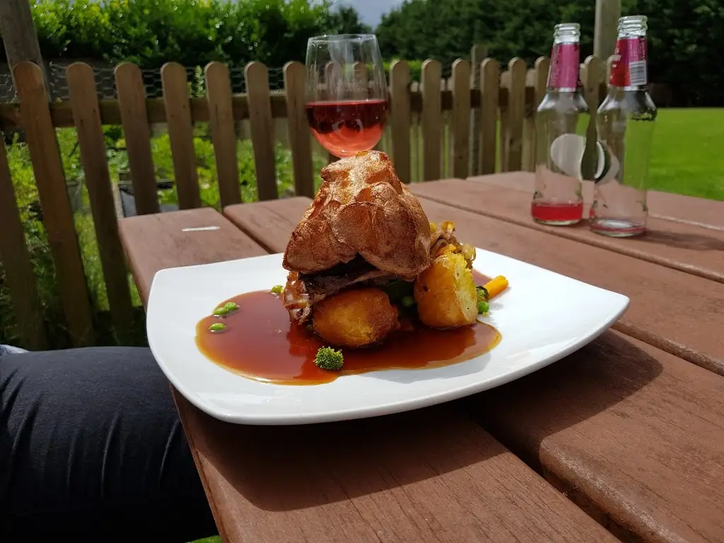 Menu_Wooden Fender_Rowhedge_image_8