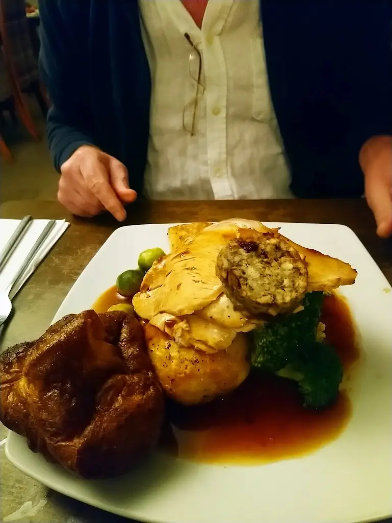 Menu_Wooden Fender_Rowhedge_image_9