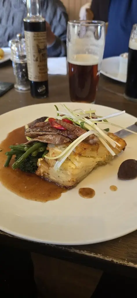 Esther Shchory_Wooden Fender_Rowhedge_review