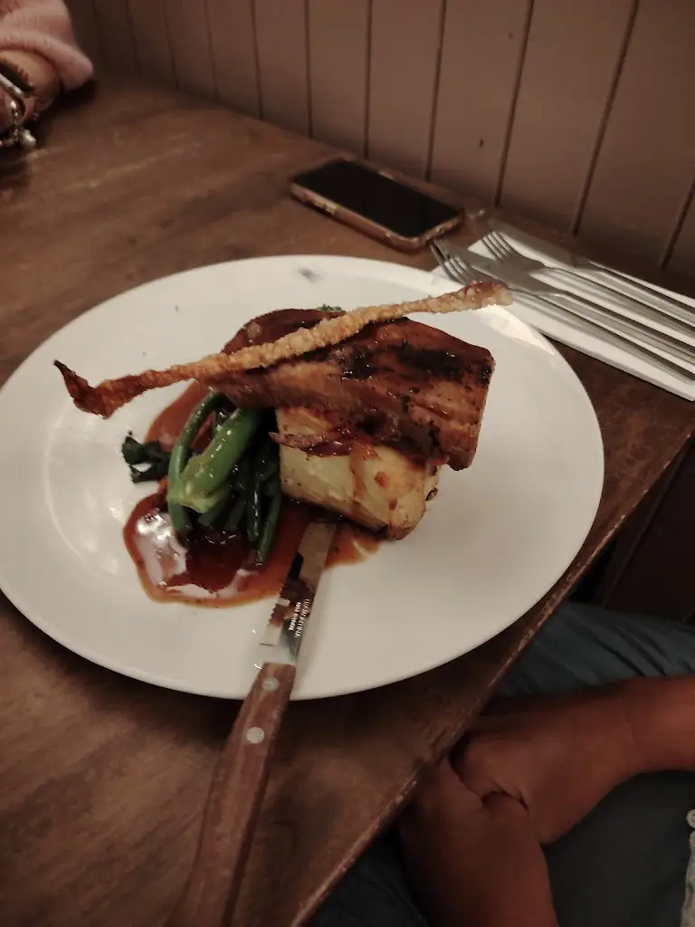 Mark Howitt_Wooden Fender_Rowhedge_review