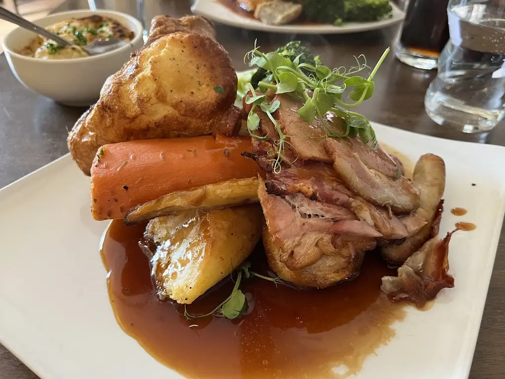 Wooden Fender_Rowhedge_slider_image_3