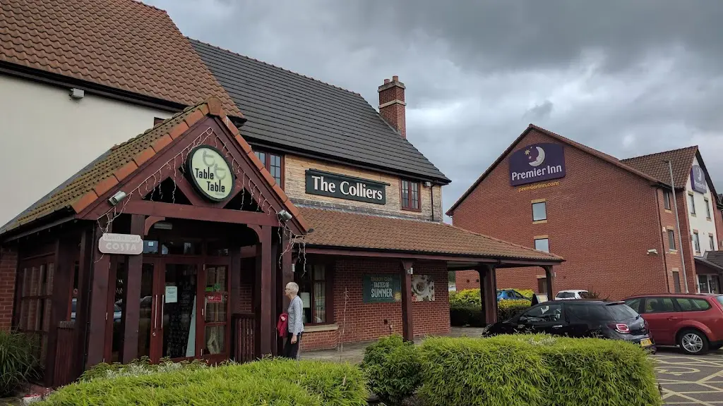 Colliers Table Table_Rugeley_slider_image_1