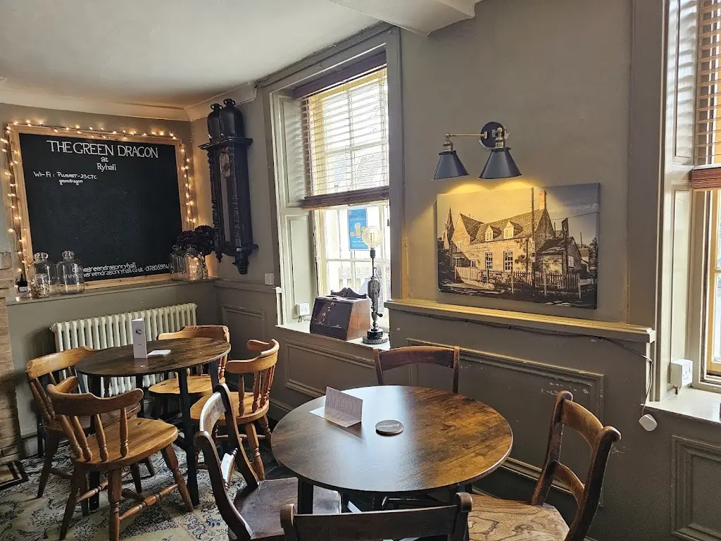 Angela Ruberto_The Green Dragon at Ryhall_Ryhall_review