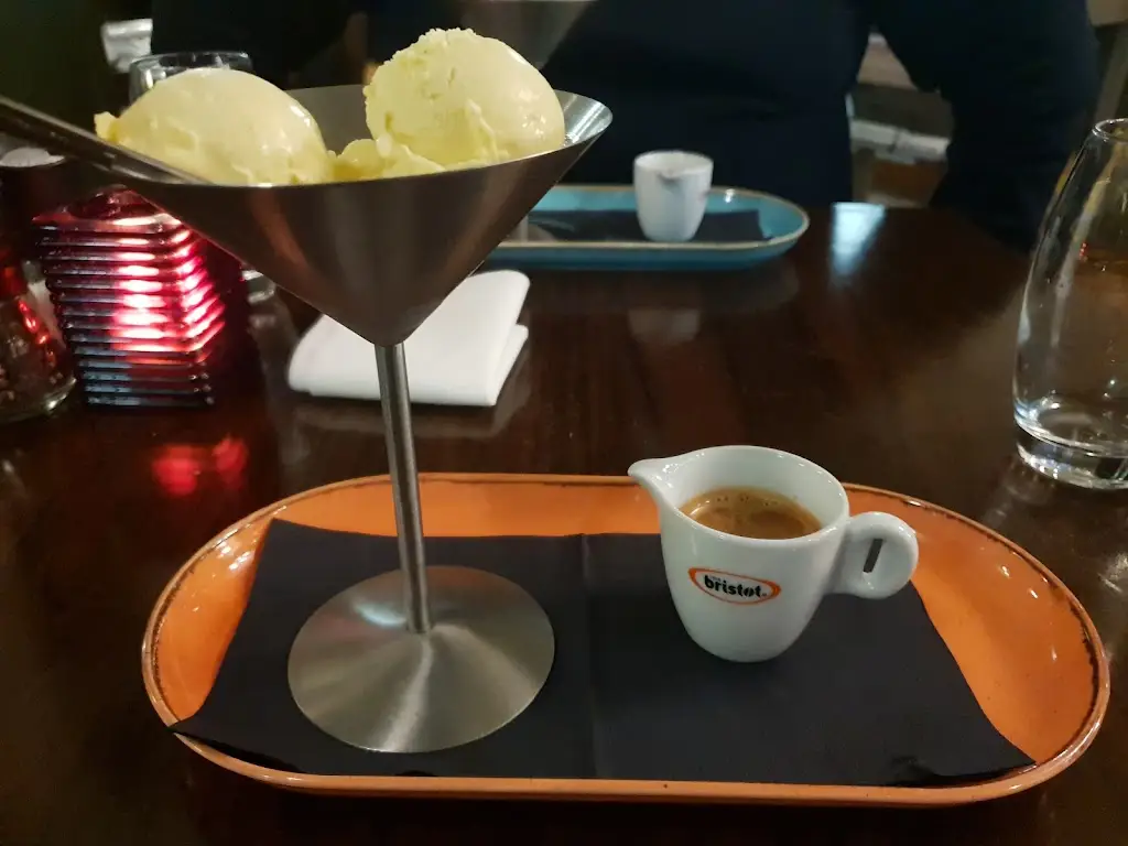 Zoe Lockett_Aroma Ryton_Ryton_review