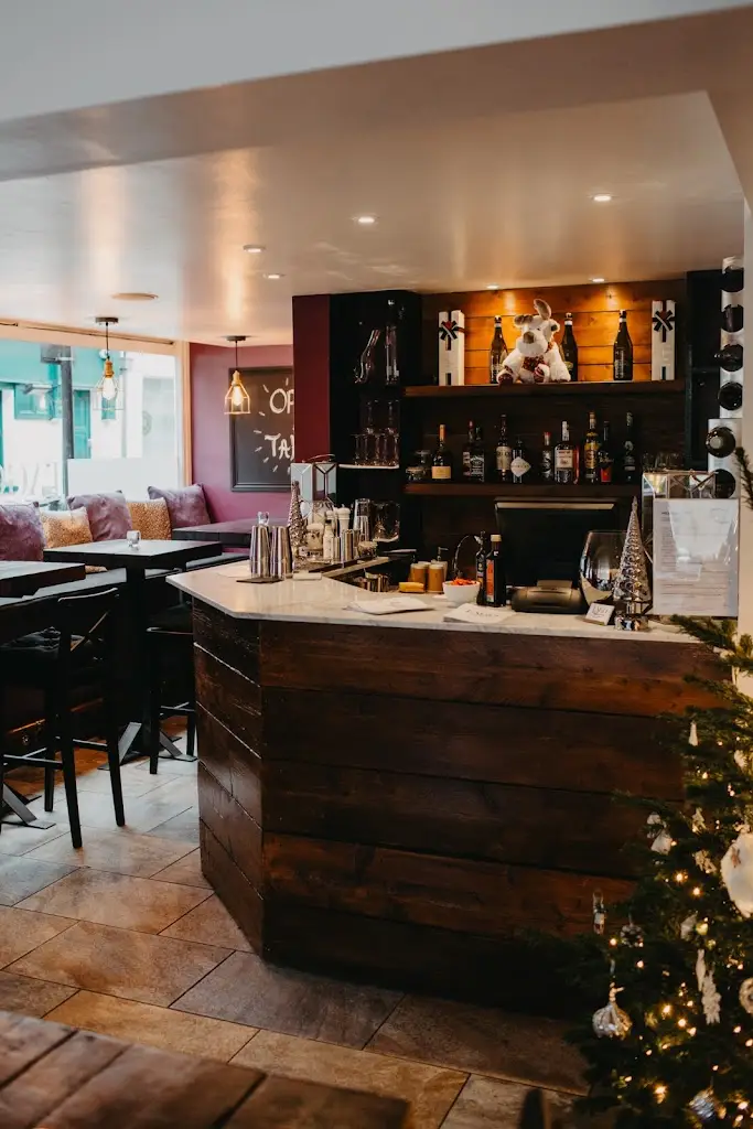 LagodiComo Bar and Restaurant restaurant in Royal Tunbridge Wells