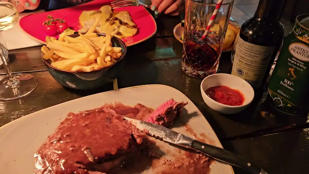 LagodiComo Bar and Restaurant_Royal Tunbridge Wells_slider_image_2