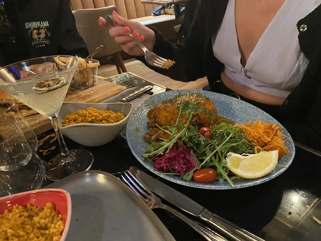 Stefania Fiorucci_Zorba Meze & Grill_Royal Tunbridge Wells_review