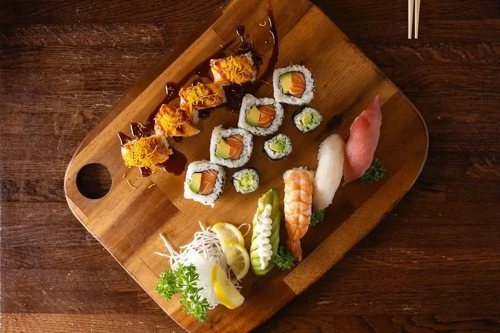 Kitsu Sushi & Noodle Bar_Royal Tunbridge Wells_slider_image_3