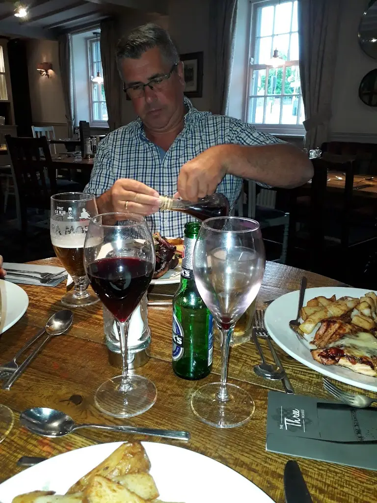 Menu_The Three Houses_Ryhill_image_5