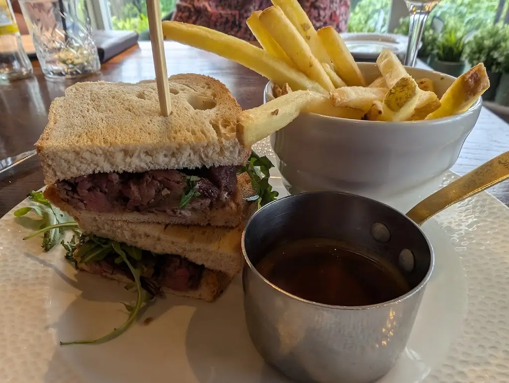 Jo Taylor_Castle Barnsley Rd Wakefield_Ryhill_recensione