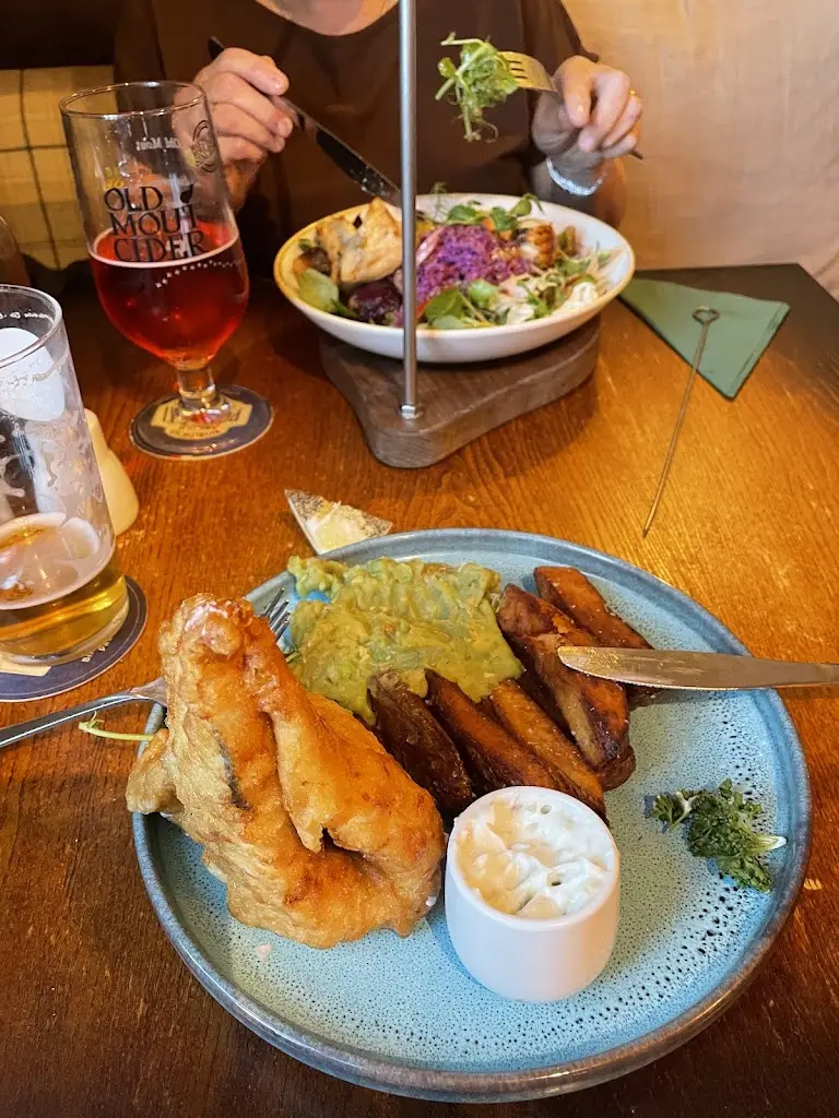 David Harris_The White Hart_Sabden_review