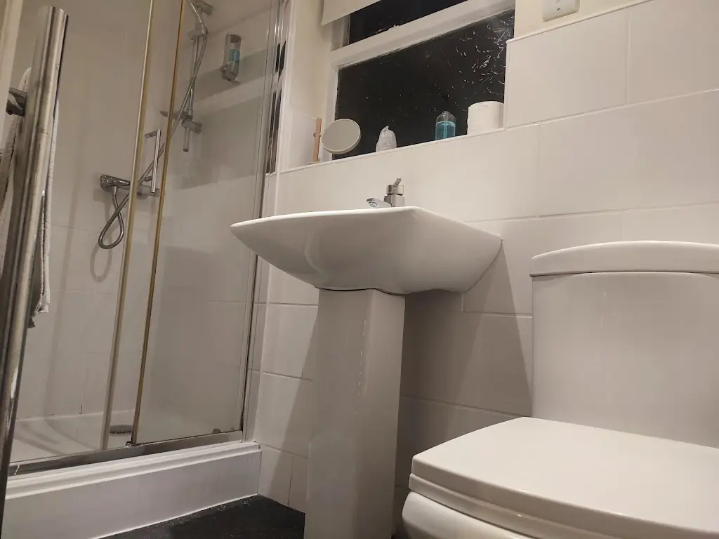 Albert Au_The Queens_Saint Bees_review