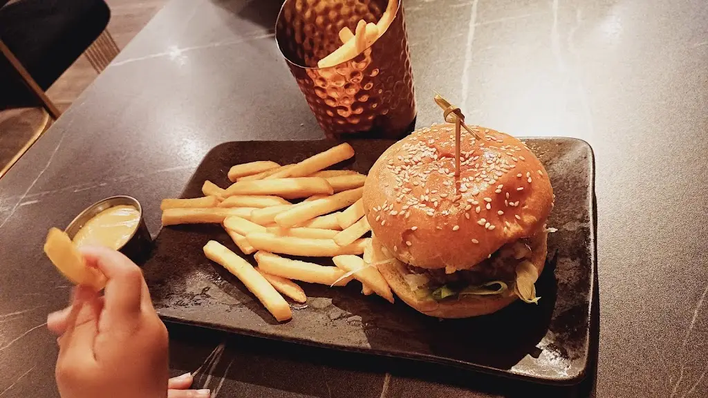 Dean_The Treehouse Restaurant & Grill_Batley_review