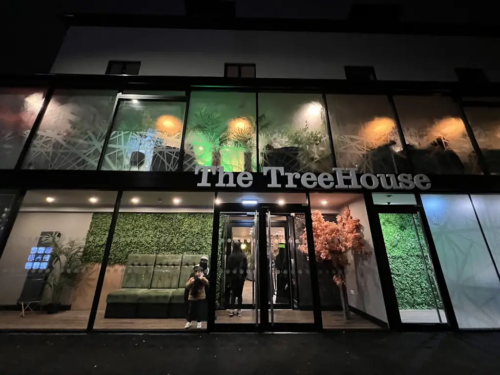 The Treehouse Restaurant & Grill restaurant in Batley