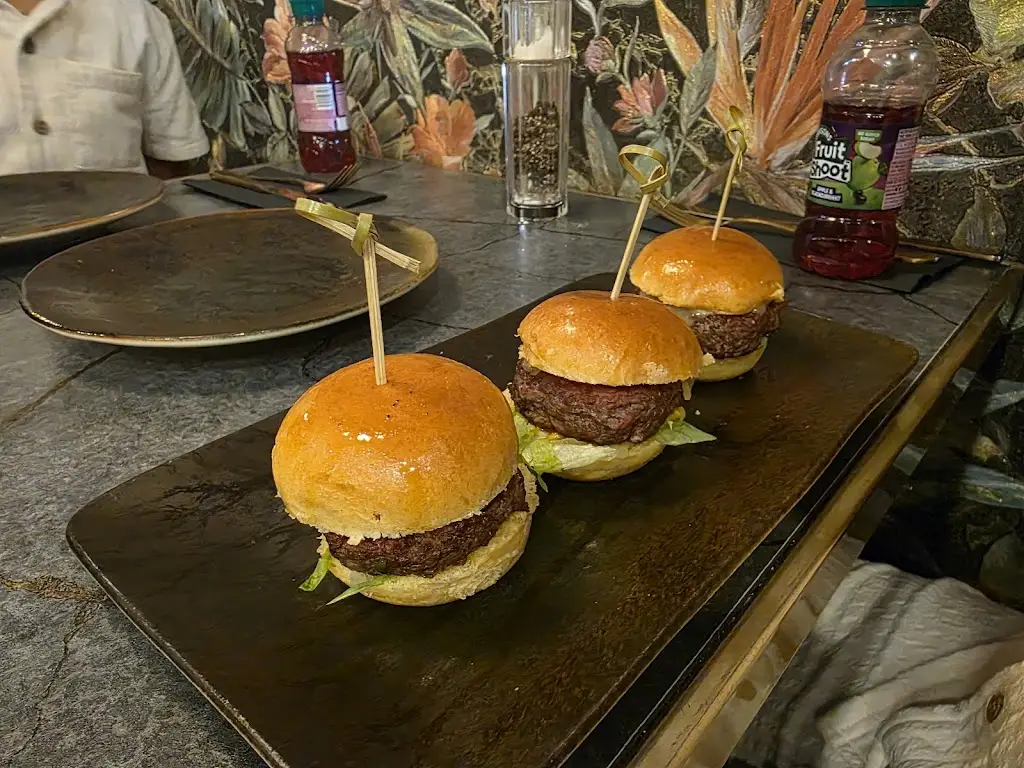 The Treehouse Restaurant & Grill_Batley_slider_image_3